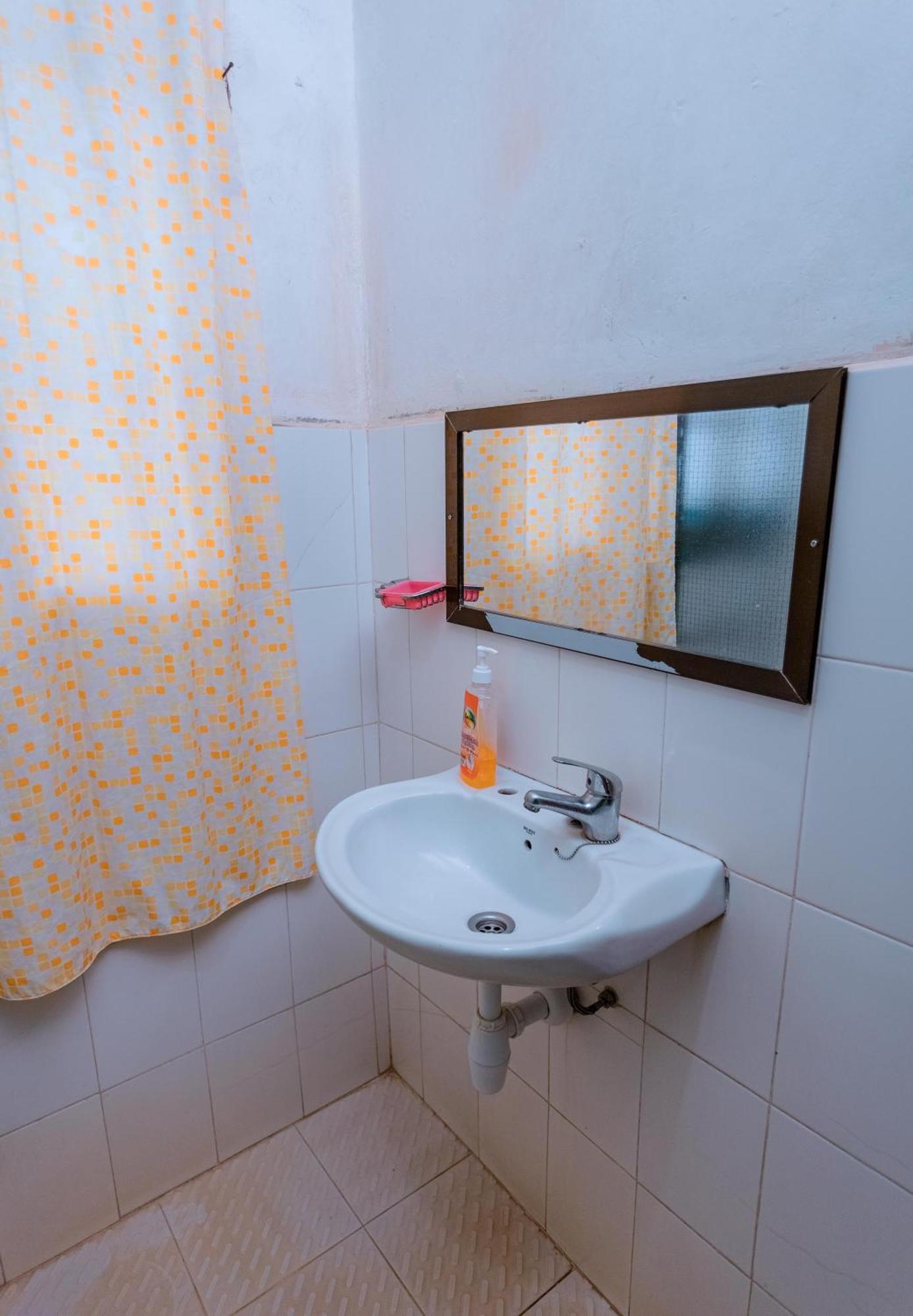 Faraja Homestay- Seamless Comfort In The Heart Of The City - Free Wifi, Warm Hospitality, And Local Delights Await Moshi Esterno foto